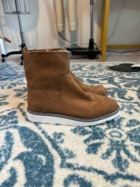 Women's Memory Foam Boots Universal Thread Chestnut Size 11 NWT